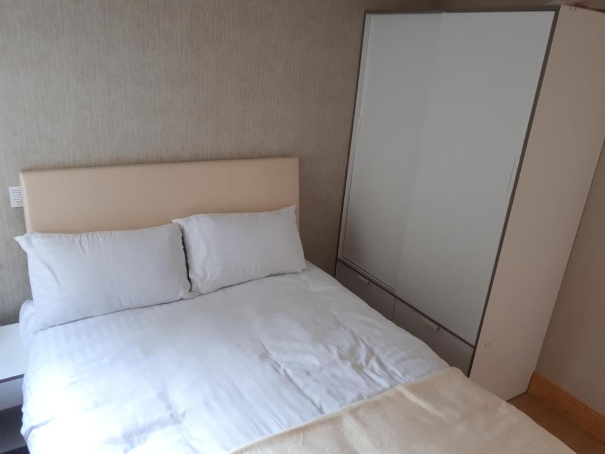 One Double Bedroom Flat Дублин Экстерьер фото